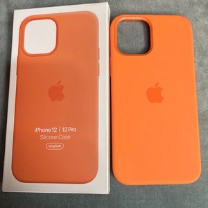 Apple Silicone iPhone 12/12 Pro Case